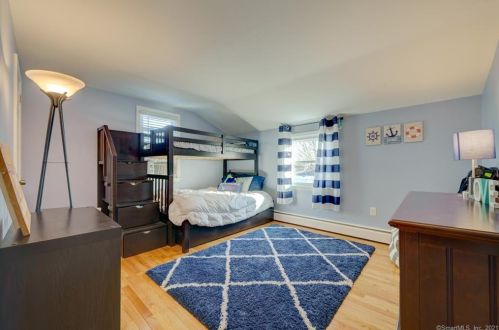 20 Orbit Dr, Enfield CT 06082-5528 exterior