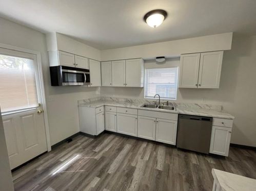 484 Randolph St, Meadville PA 16335-2225 exterior