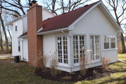 6483 Mckinley St, Gary, IN 46410-3136