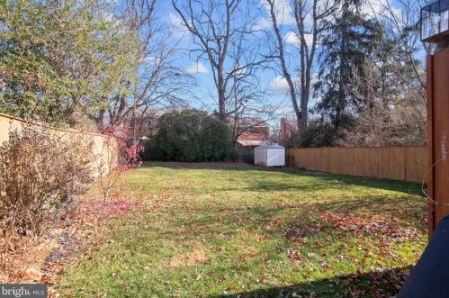 10415 Hayes Ave, Silver Spring MD 20902-3704 exterior