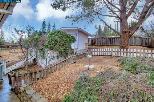 826 Navaronne Way, Concord CA 94518-2173 exterior