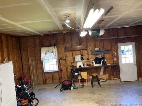 20 Frd Ln, Torrington CT 06790-7402 exterior