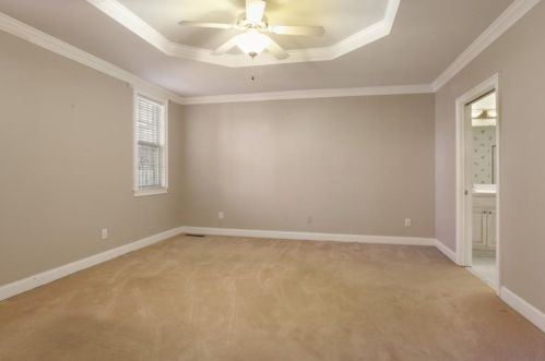 2725 Log Cabin Dr, Atlanta GA exterior