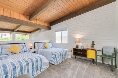 8731 Old Spanish Terrace Dr, Tucson AZ  85710-4072 exterior