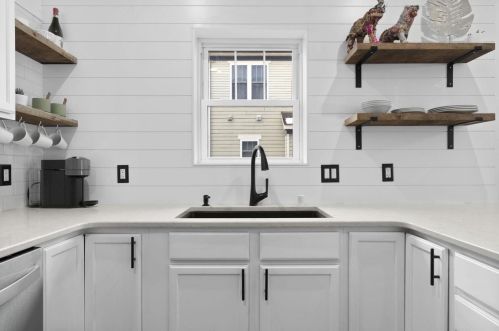 3929 Maple Grove Dr, Madison WI  53719-1842 exterior