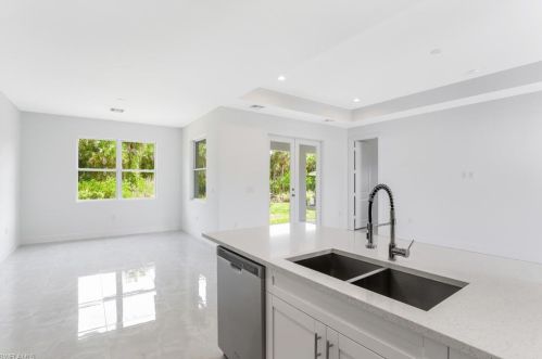 4136 58th Ave, Naples, FL 34120-4026