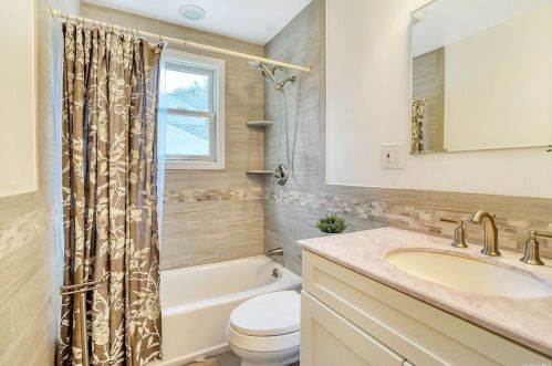 21 Orchid Ln, Commack NY exterior