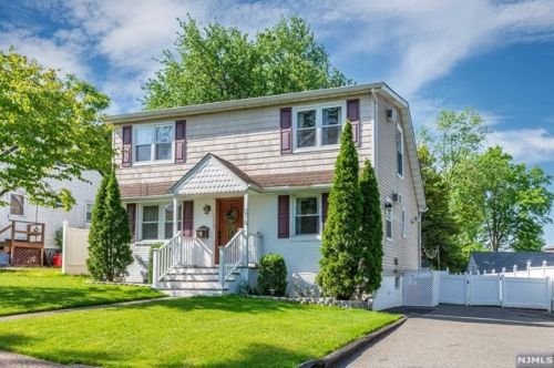 216 Zuber Pl, Maywood NJ  07607-1431 exterior