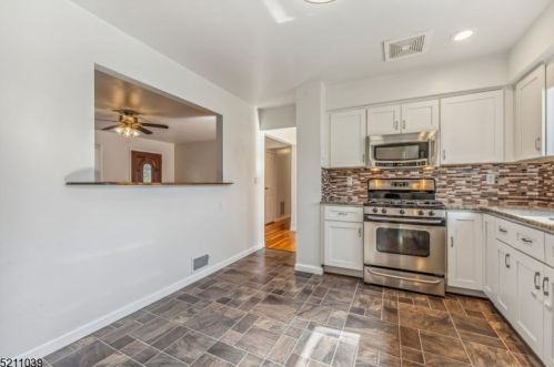 933 Grand Ave, Hackettstown NJ  07840-1015 exterior