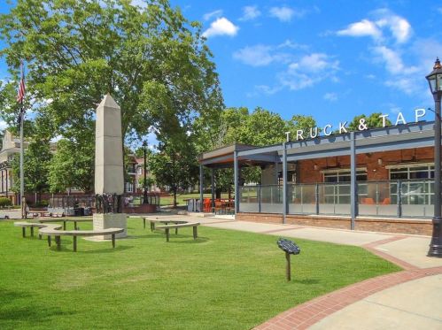 3679 Montrose Pond Ct, Duluth GA 30096-6636 exterior