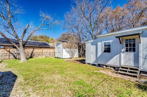 2425 Euclid Ave, Austin TX 78704-5419 exterior