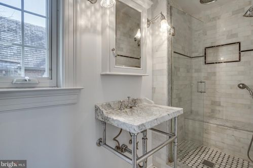 4828 Linnean Ave, Washington DC 20008-2123 exterior