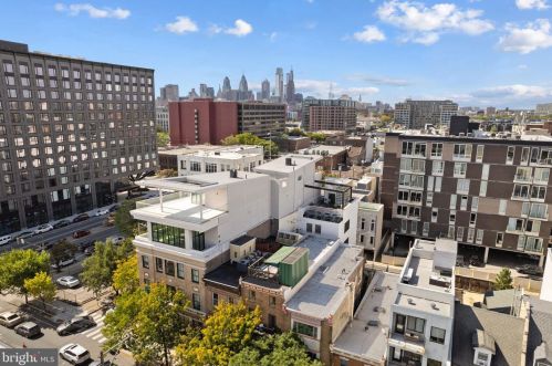 606 2nd St, Philadelphia PA 19133-3303 exterior