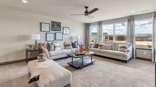 1305 Fawnvalley Dr, Saint Louis MO 63131-4221 exterior