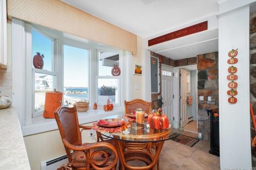 6 Stowe Ave, Milford CT 06460-6023 exterior