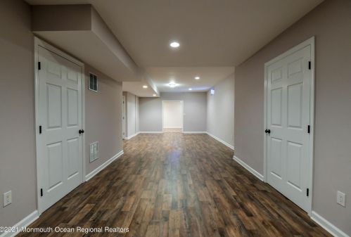 5 Markus Ct, Jackson Twp NJ  08527-2886 exterior