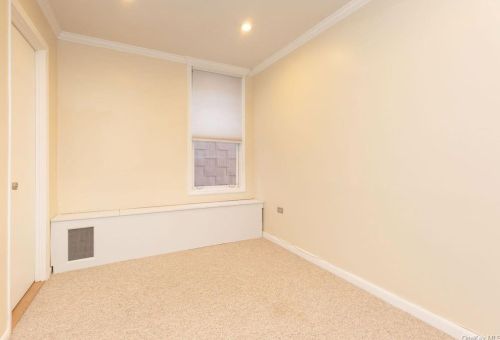 1842 Holland Ave, Bronx NY 10467-8709 exterior