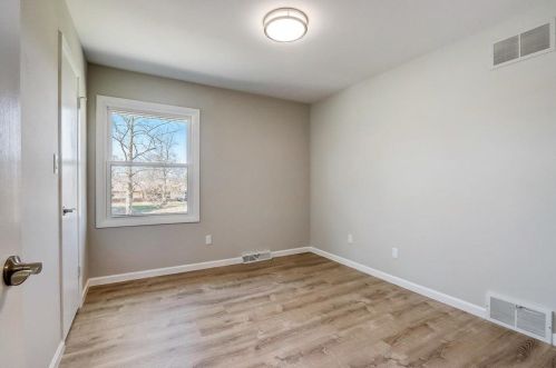 4870 82, Milwaukee WI 53220-4219 exterior