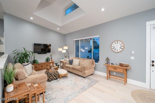 3302 51st St, Phoenix AZ  85018-6612 exterior