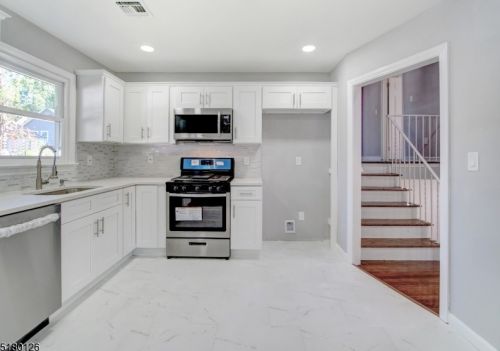 2215 Newark Ave, Scotch Plains NJ  07076-4672 exterior