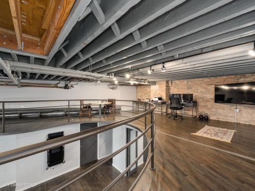 420 Grand Ave, Chicago IL 60612-1144 exterior