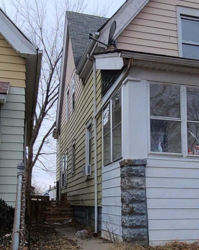 3049 26th St, Milwaukee, WI 53206-1124