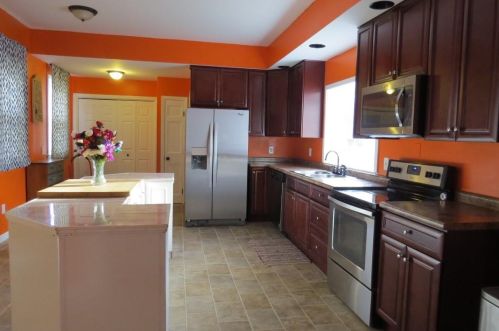 23 Thorndike St, Concord, NH 03301-3630