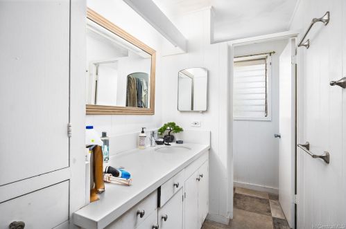 3750 Claudine St, Honolulu HI  96816-3808 exterior