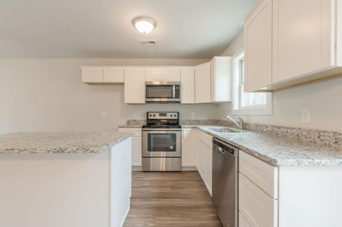 6850 Sawnee Ter, Gainesville GA 30506-0060 exterior