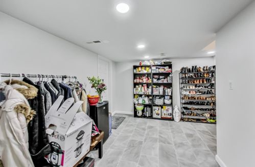 6438 Foster Ave, Chicago IL 60656-2248 exterior