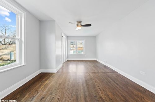 8450 Euclid Ave, Chicago IL 60617-2260 exterior