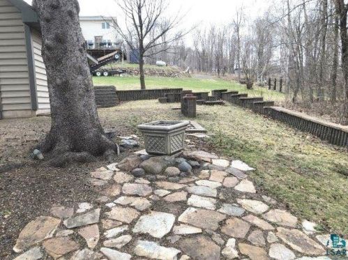 7103 Earl St, Duluth MN 55810-1438 exterior