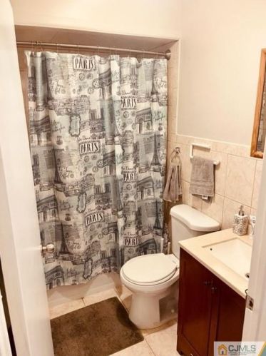 4401 Birchwood Ct, New Brunswick NJ 08902-3919 exterior