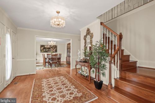 14912 Village Gate Dr, Silver Spring, MD 20906-1964