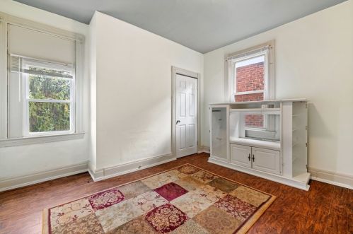 38 Minooka St, Pittsburgh PA 15210-3503 exterior