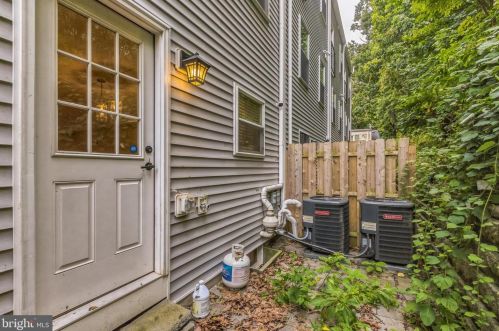 220 Fountain St, Philadelphia PA  19128-4508 exterior