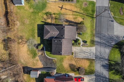 1300 Blue Jay Dr, Pittsburgh PA  15243-1206 exterior