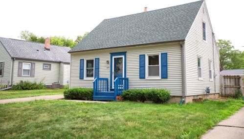 2965 53rd St, Milwaukee, WI 53210-1616