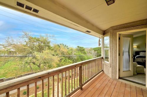 11608 Emerald Fls Dr, Austin TX 78738-5327 exterior