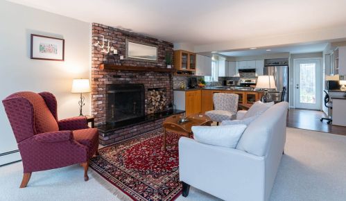 136 Sewalls Fls Rd, Concord NH 03301-4725 exterior