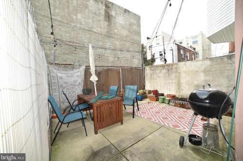 1410 6 St, Philadelphia PA 19147-5841 exterior