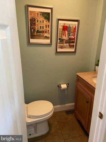 151 Linwood Ave, Ardmore PA 19003-2706 exterior