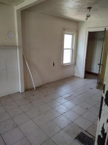 3206 Fairmount Ave, Milwaukee WI  53209-5446 exterior