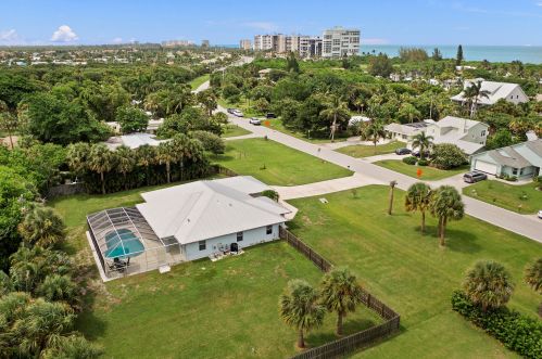 2415 Atlantic Beach Blvd, Fort Pierce FL  34949-1525 exterior