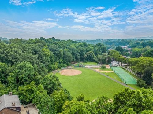 147 Race St, Pittsburgh PA 15208-1424 exterior