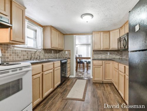 2386 Manahan Ave, Meskegon, MI 49444-2666