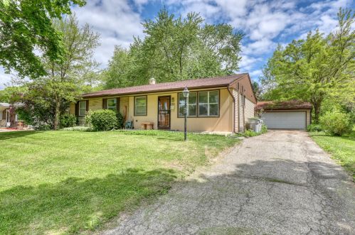 8800 Cheyenne St, Milwaukee, WI 53224-4804