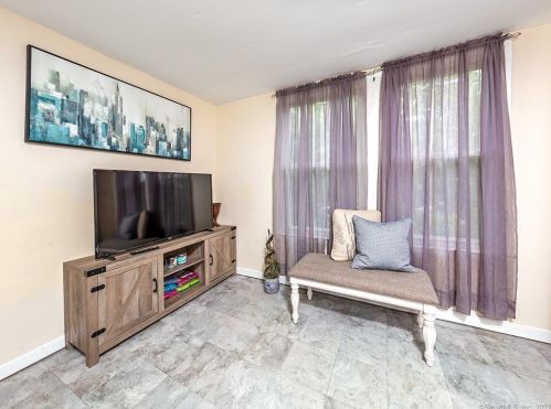 5 Commonwealth Ave, New Britain CT  06053-2913 exterior