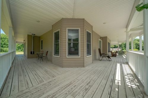 12 Old King St, Enfield CT 06082-5542 exterior