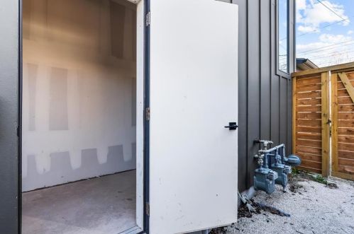 1719 Bluebonnet Ln, Austin TX  78704-2835 exterior